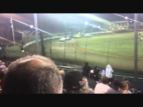 Modified Productions - Feature Race - Lismore Speedway - 12.05.12