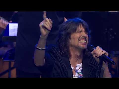 Cold As Ice - Foreigner with the 21st Century Symphony Orchestra & Chorus - 03of17