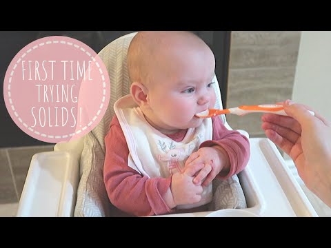 BABY STARTS SOLIDS AT 4 MONTHS OLD!