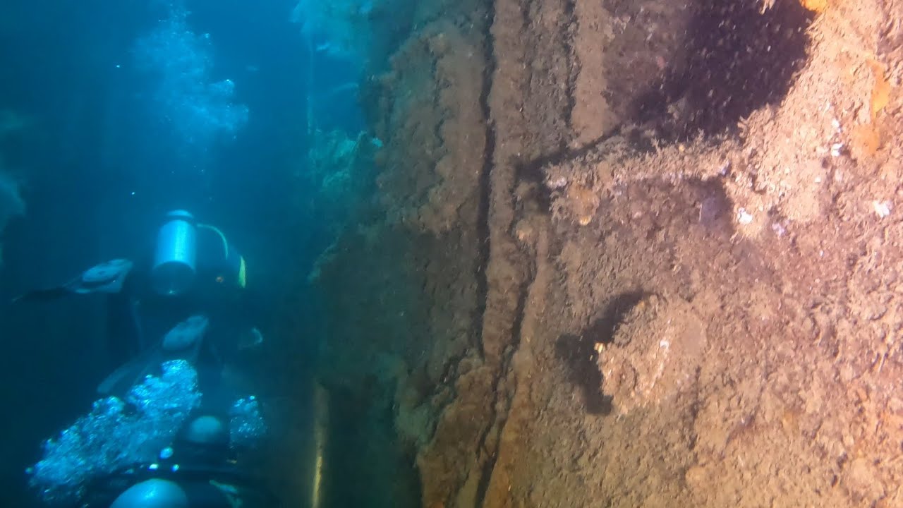 Experience Akitsushima Wreck diving with this video.