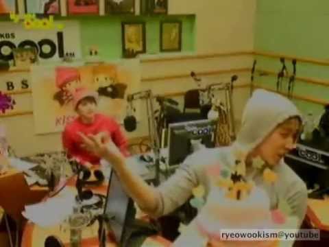 111228 Sukira - Playing with camera and photo time