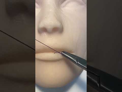 Как ушить рану на губе / How to suture a wound on a lip