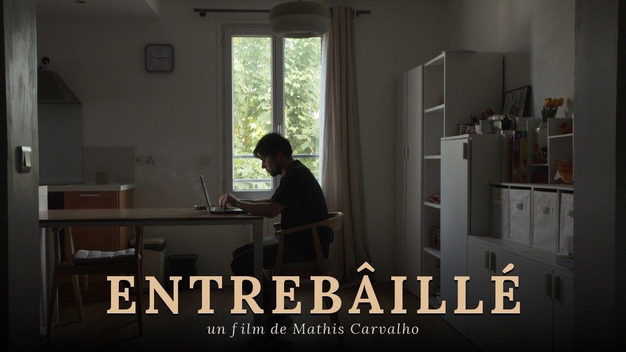 Miniature de la vidéo ENTREBÂILLÉ | COURT MÉTRAGE du film Entrebâillé