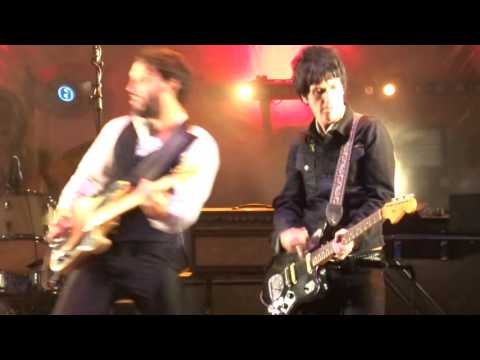 The Last Shadow Puppets - Totally Wired (The Fall Cover) live @ Castlefield Bowl Manchester