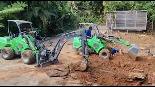 Mini digger loader - AVANT #africa
