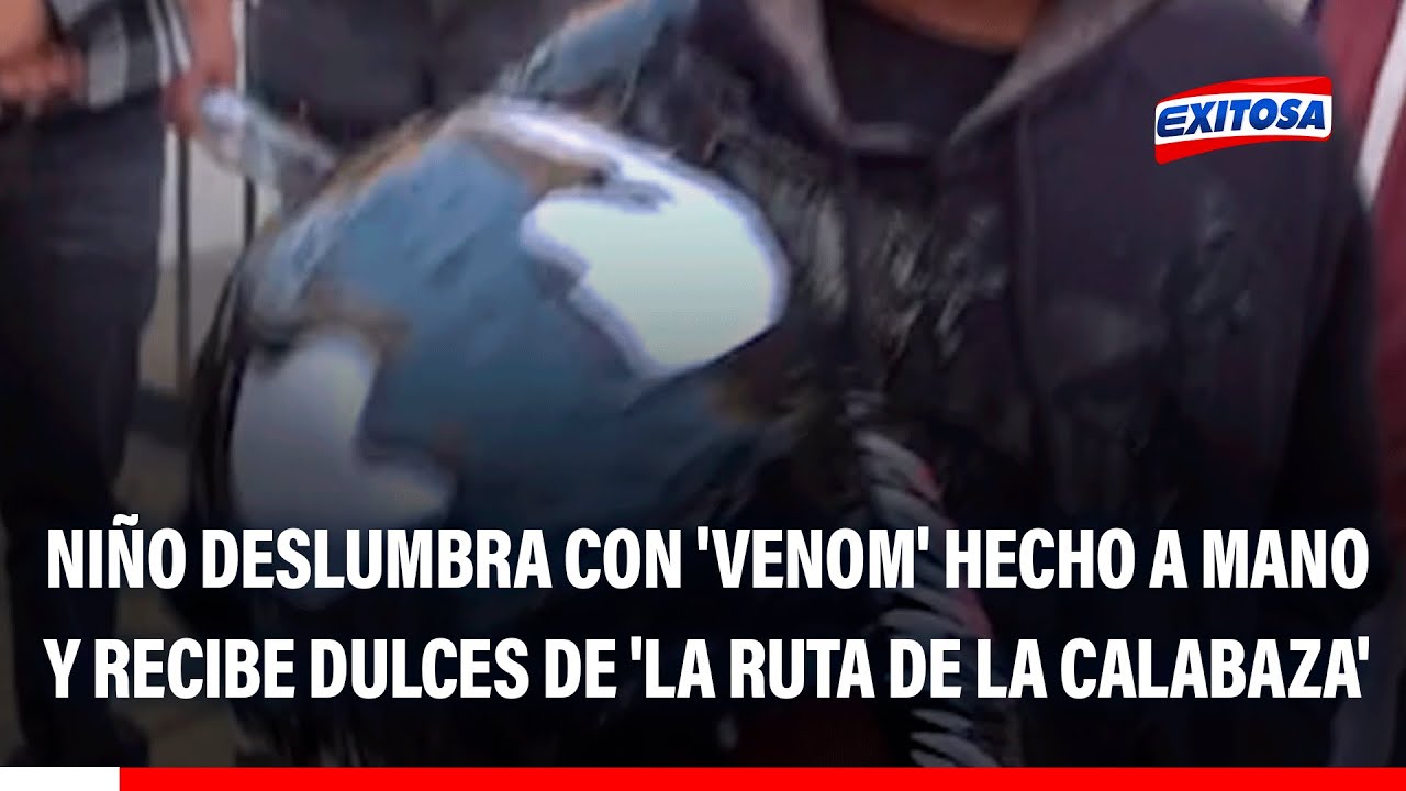 🔴🔵 Niño deslumbra con su 'Venom' hecho a mano y recibe dulces de 'La Ruta de la Calabaza'