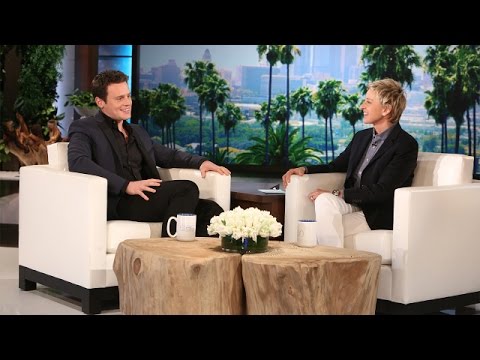 ジョナサン・グロフの成長について (Jonathan Groff on Growing Up)