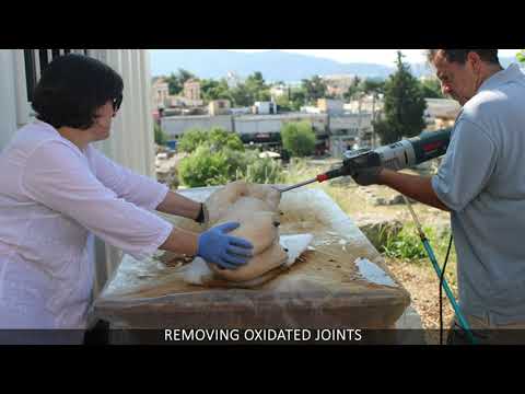 Trabalhos de preparação para a reexposição do Museu Arqueológico de Elêusis