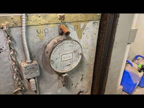 Manual K&H Traction Freight Elevator | PGHNNA WRH3 | Pittsburgh, PA