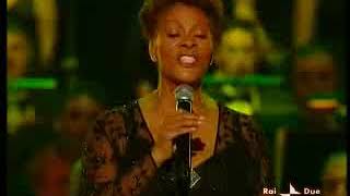 What The World Needs Now – Dionne Warwick (live)