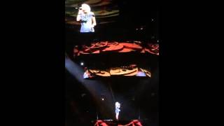 Carrie Underwood &quot;Clock Don&#39;t Stop&quot;