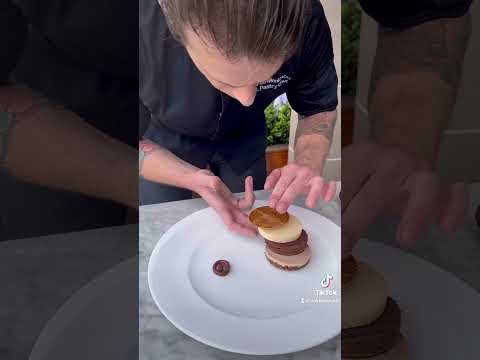 Watch 👀 this beautiful plating of layered perfection 👏 #valrhona #chocolate #shorts