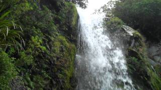 preview picture of video 'Dawson Falls on Mount Taranaki (Egmont), New Zealand'