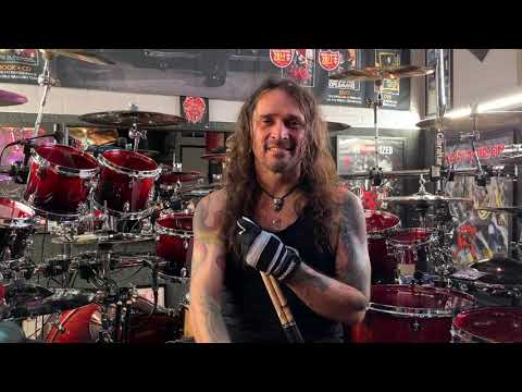 TVMaldita Presents: Aquiles Priester practicing Double Bass Endurance