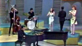 Sergio Mendes & Brasil '66 - Mais Que Nada video