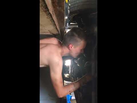 Ideges autószerelő :)