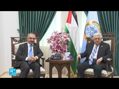الرئيس الفلسطيني يكلف محمد اشتية رئيسا جديدا للحكومة