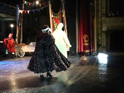 "Iasii in carnaval" (Teatrul National "Vasile Alecsandri").la Cernauti.-2013,