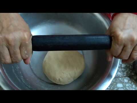 Learn how to knead the dough for making soft roti | soft और फूली रोटी बनाने के लिए आटा गूंधना सीखे