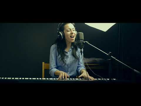 Rayna Vasileva - Easy (Cover) - Recorded Live