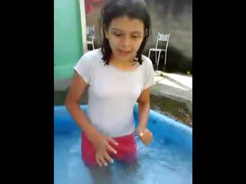 Um dia na piscina [1:57x360p] 