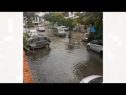 Chuva alaga ruas em cidades da Região dos Lagos e deixa moradores ilhados