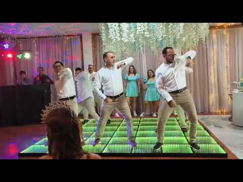 El mejor baile sorpresa de 15 años de la historia