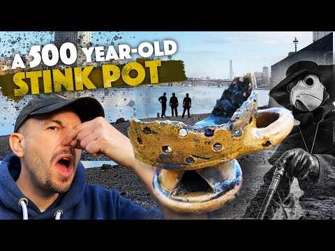 We found a plague 'STINK POT', strange TEETH, and 350 year old coins Mudlarking The Thames