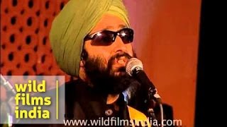 Rabbi Shergill singing Challa live!
