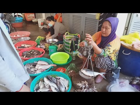 Kab Kor Market - Walking Around With My Girl - Amazing Food Tour In Phnom Penh Market