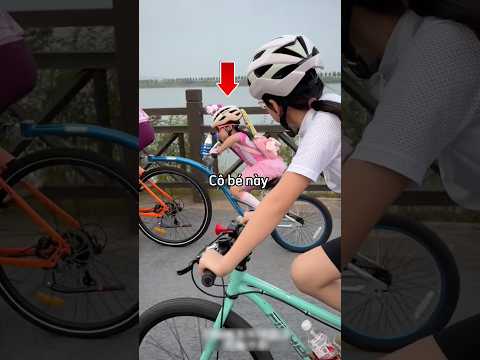 Ai cũng nghĩ cô bé này đạp xe giỏi hơn nhiều người cho đến khi 😂