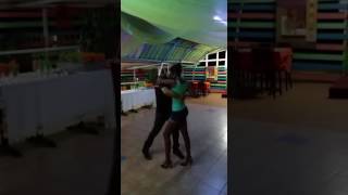 Demo Kizomba avec Didier et Mélissa après le cours au Jardin Biguine