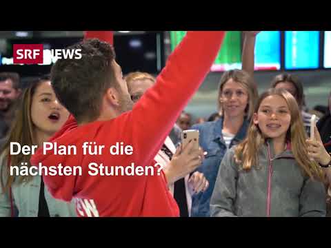 Fans feiern Luca Hänni nach seiner Rückkehr