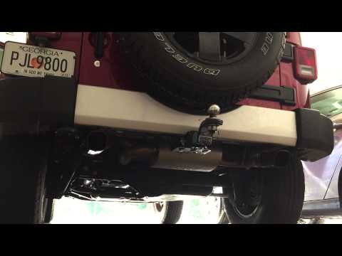 2012 Jeep Wrangler JK with dual exit Borla exhaust. Startup and rev.