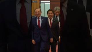 Download lagu Malaysian PM Anwar Ibrahim seen blissful on his way to meet President Xi mp3