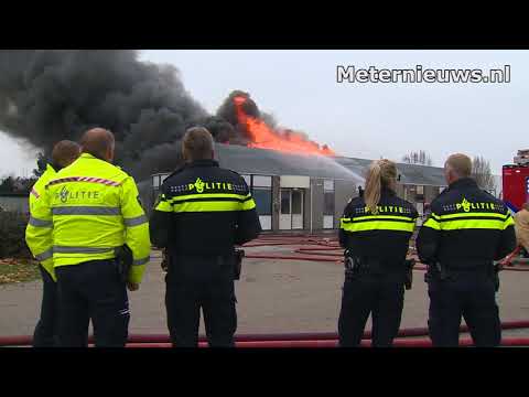 Voormalige vleesfabriek in lichter laaie