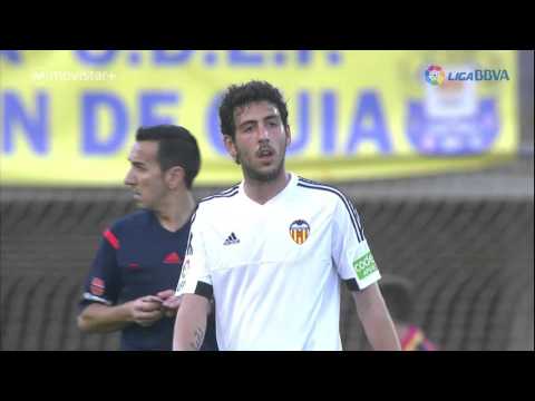 Gol de carambola en propia puerta de Mustafi (2-1) en el UD Las Palmas - Valencia CF