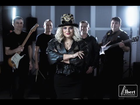 Romanita si Trupa Vintage - Striga cu mine (rock cover)