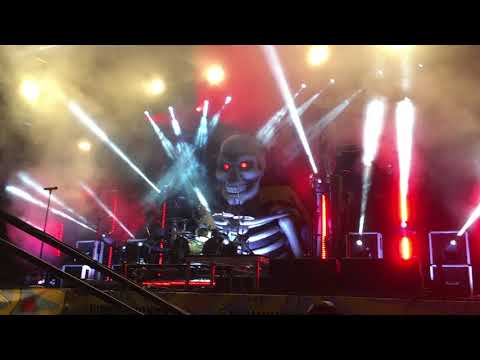 Thumbnail for Sum 41 @ Budapest, HUN 12/06/19 - Drum Solo by Sum 41