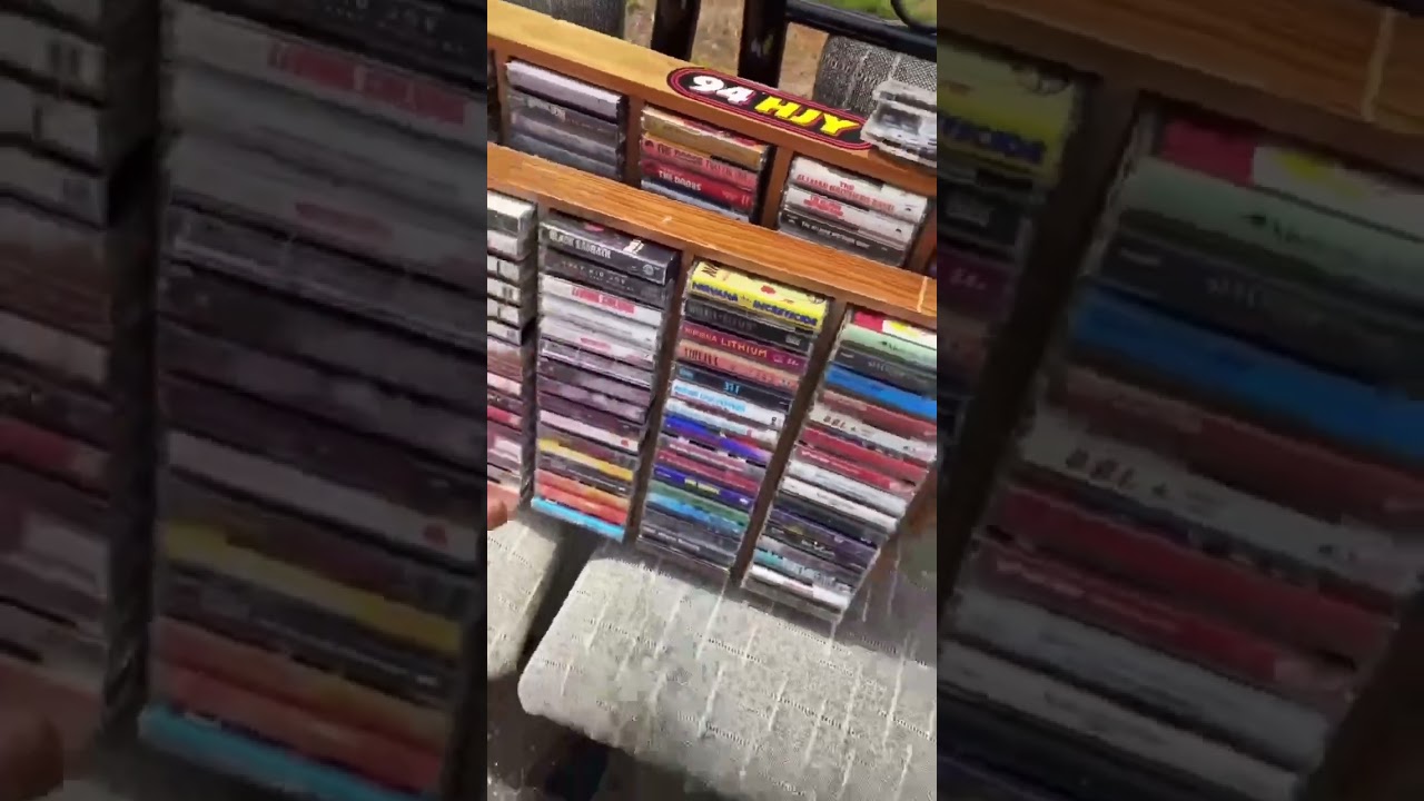 Vintage Cassettes HOLY GRAIL at a Yard Sale❗️ #reselling #yardsales