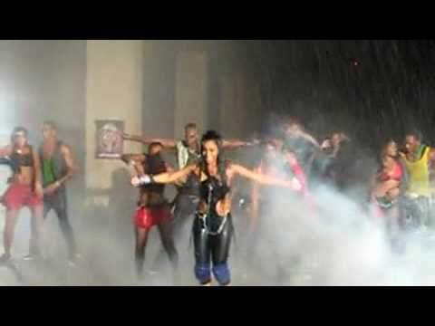 Behind The Scenes - Raine Seville (Slippery When Wet)