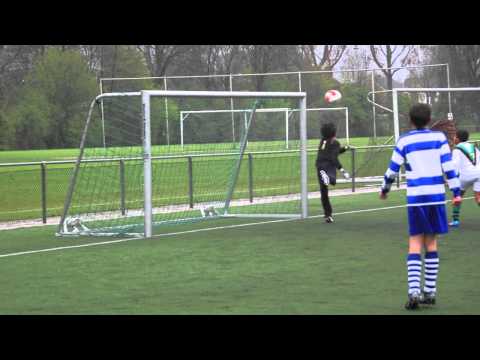 Oliveo E3 - DHC E4 Jeugdvoetbal Pijnacker