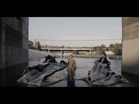 Video thumbnail for Razor (Foam and Sand Remix)