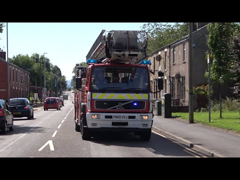 *RARE* Oldham's Hydraulic Platform Responding - Greater Manchester Fire & Rescue Service