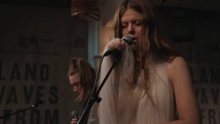 Samaris - T3MPO (Live on KEXP)