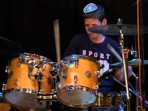 קטע מתוך קונצרט Drummer  2010 - אורי