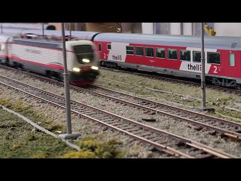 Treni in Transito: Plastico HO Trenitalia e trenini italiani ad alta velocità in scala HO