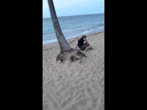 Zachariah red bites it ! 😃 1st day in Punta Cana