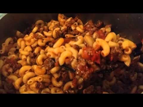download lagu mp3 mp4 Hamburger Macaroni And Tomatoes, download lagu Hamburger Macaroni And Tomatoes gratis, unduh video klip Hamburger Macaroni And Tomatoes
