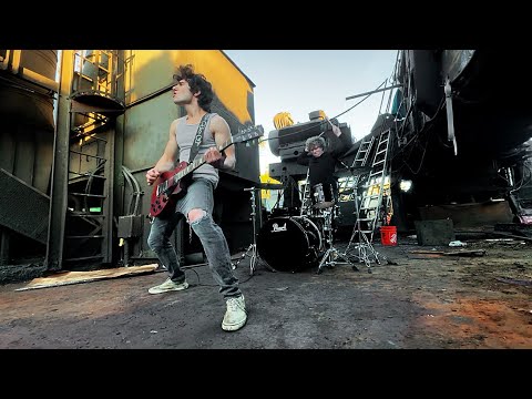 ROBOT MONSTER - NIGHT TERRORS (Official Video)